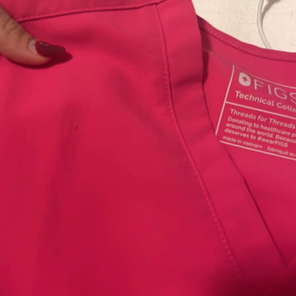 Figs RARE ELECTRIC PINK scrub set - Picture 4 of 7